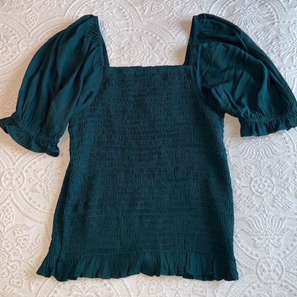 SALE! NWT Aware by Vero Moda Smocked Top Size Small